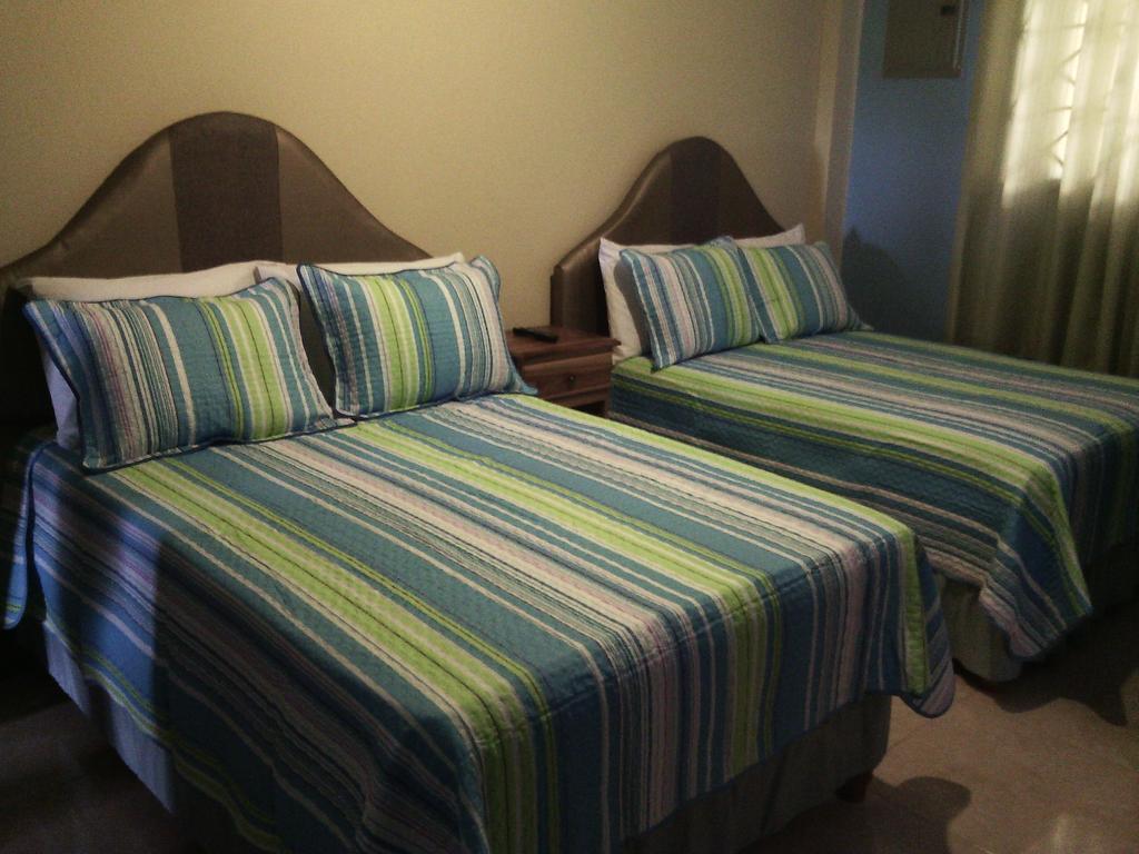 Hotel Tropik Leadonna Montego Bay Room photo